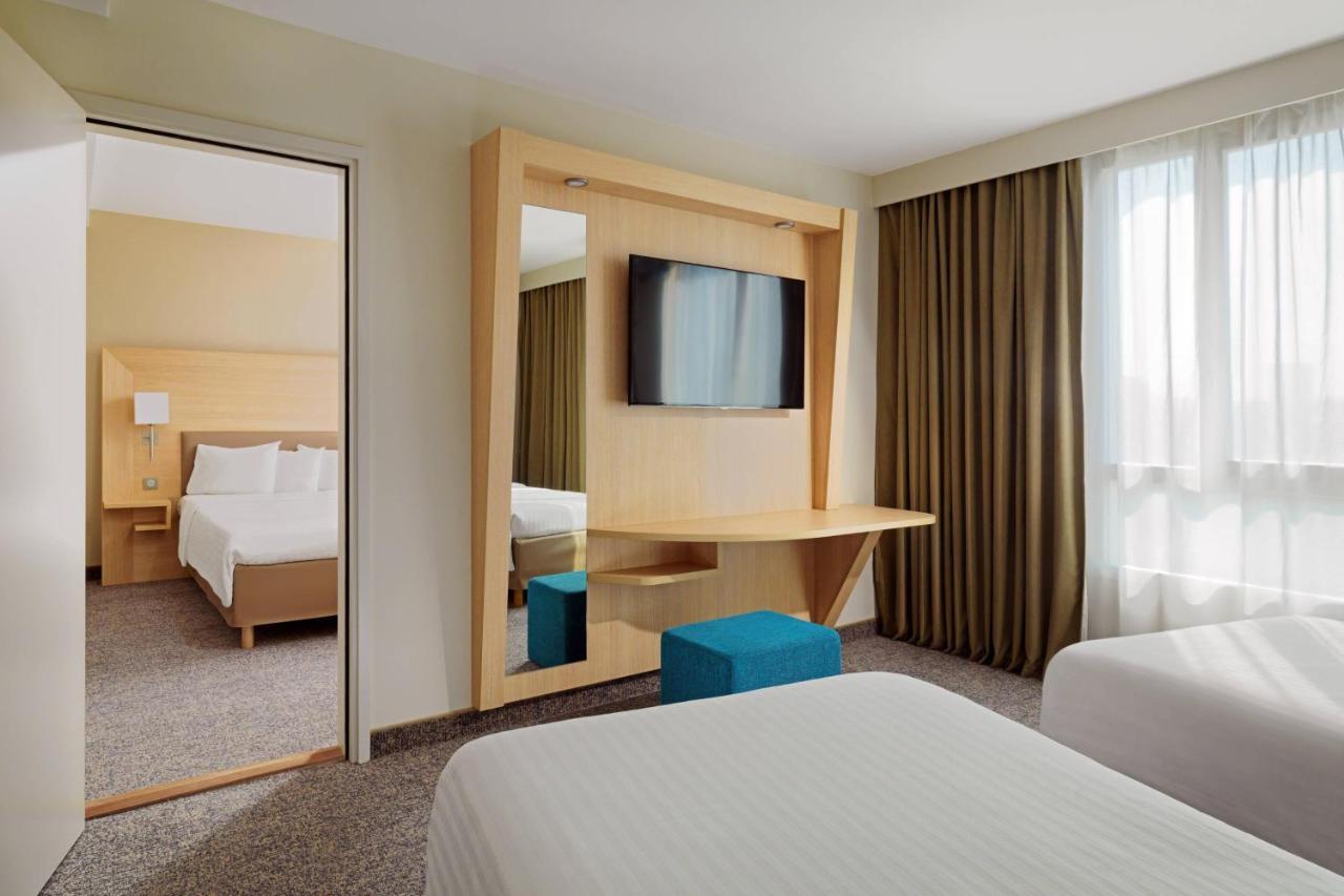 Courtyard By Marriott Paris La Defense West - Colombes Hotel Colombes  Ngoại thất bức ảnh